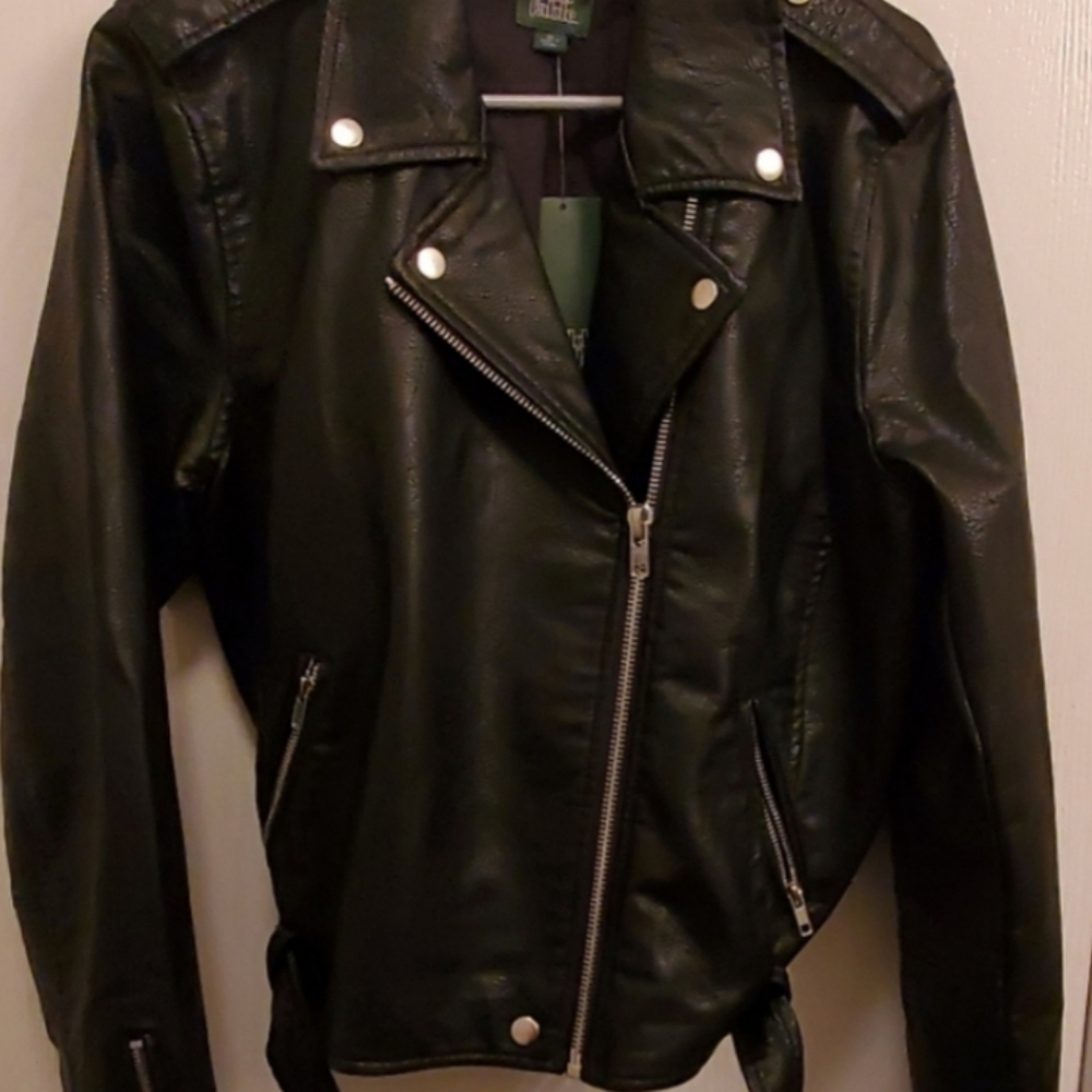 Wild Fable cropped faux leather moto/assymmetrical